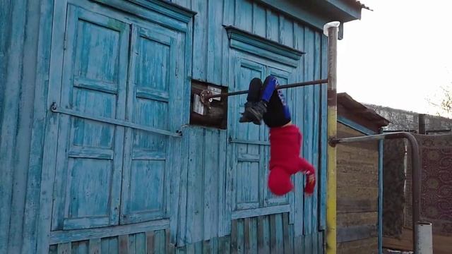 Смертник на турнике. workaut смотреть онлайн