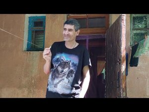 Один в четырех стенах.