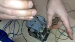 Подключение трехфазного двигателя к однофазной сети 220В через пусковой и рабочий конденсаторы