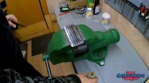 Приспособление для выведения спусков ножей на гриндере / Device for making knives on a grinder