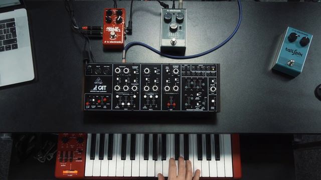 Behringer CAT Synthesizer -only playing смотреть онлайн