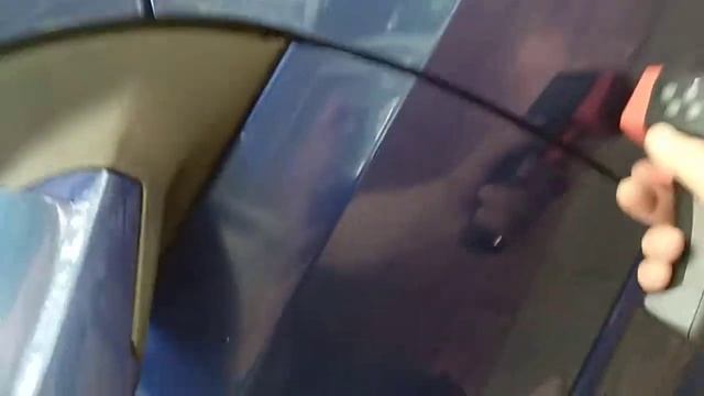 Проверка автомобиля на наличие крашенных деталей на автомобиле