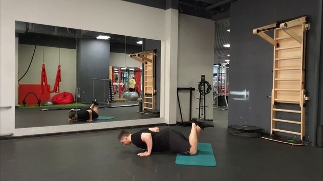 Отжимания от пола узким хватом стоя на коленях / Kneeling Close-Grip Push-Ups смотреть онлайн