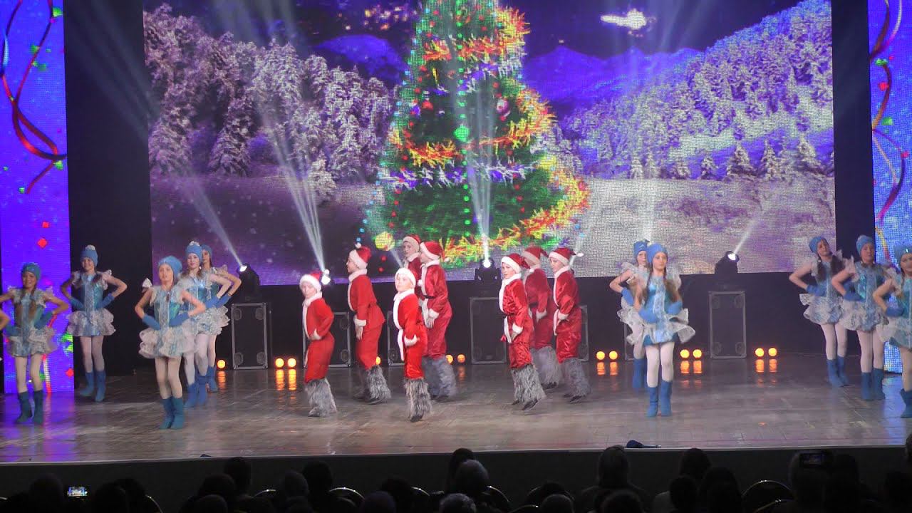 Новогодняя пляска. Реверанс. Заключительный концерт 2021 смотреть онлайн