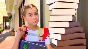 Мия притворилась Полицейским и ловит Воришку. Новые серии про полицию | Мия Настя и Артем