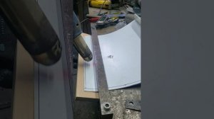 загибаем пластик при помощи фена