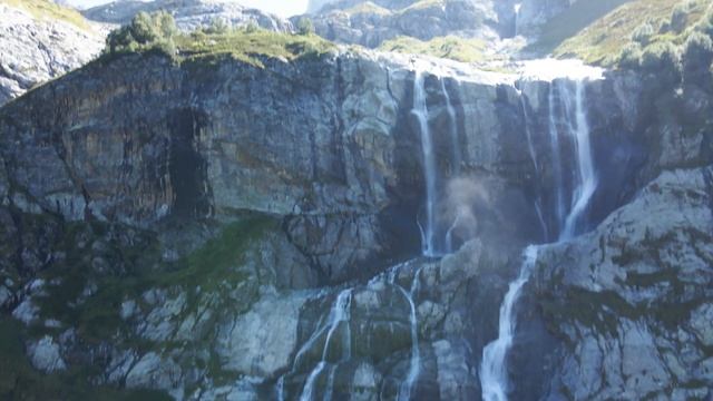 Одни из самых красивых водопадов Кавказа. Архыз. Карачаево - Черкесия смотреть онлайн