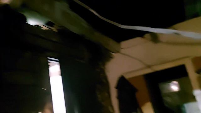 Август 22, сломал половину дома, начал переделывать крышу. смотреть онлайн