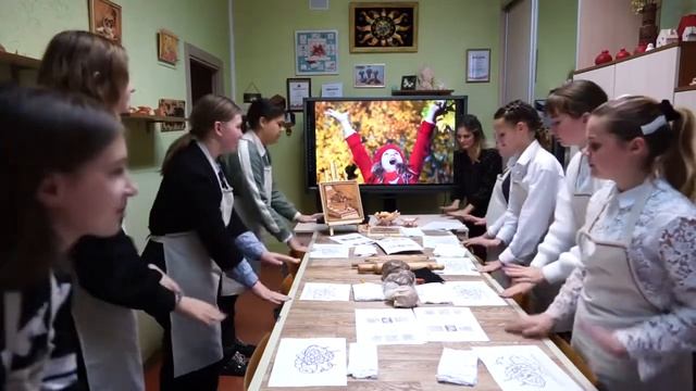 видеозапись учебного занятия Изготовление декоративного панно-натюрморта в технике "лоскутное шитье