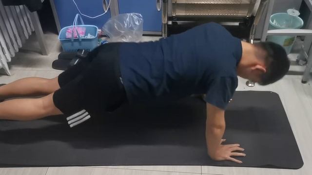 12 12 2020, ТФ 01 18, Ван Иань, отжимания, 33 раз смотреть онлайн