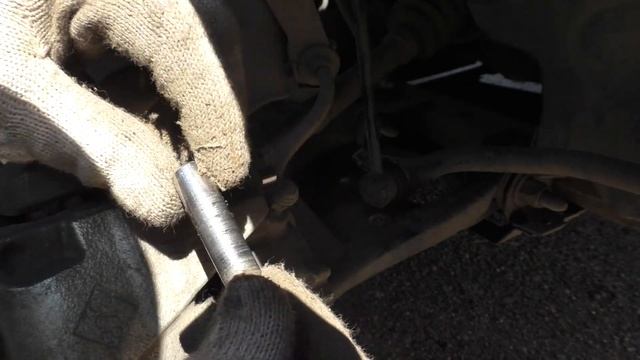 Duster замена передних колодок. Стук при трогании. смотреть онлайн