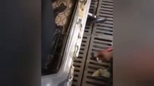 Как мастера делают пороги на машинах!!! (Пена монтажная и шпатля)!!!