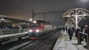 ЭП20-019 с поездом № 8 и ЭТ2М-058 на Сортировочной 10.02.2024 г.