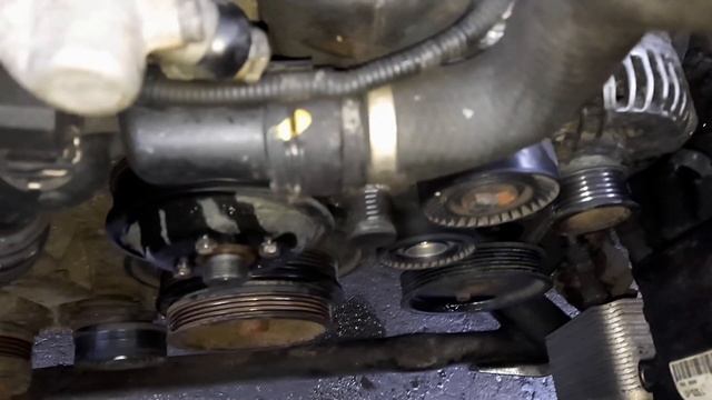 50. Замена бачка, шлангов и снятие насоса ГУР BMW X5 E53 3.0i смотреть онлайн