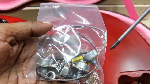 Epiphone Les Paul 1959 vs Greco 450 pt2: A Master Luthier's opinion of the Epi 59. смотреть онлайн