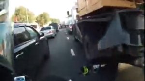 ЕЗДА В ГОРОДЕ НА МОТОЦИКЛЕ. Как не надо делать. Урок 3.