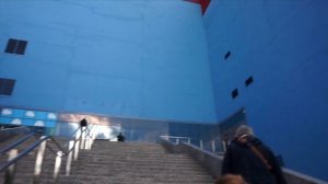 ПОДГЛЯДЫВАЮ ЗА ДЕВУШКОЙ В РАЗДЕВАЛКЕ!