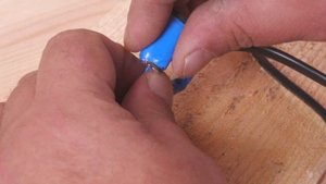 Замёрзла вода в пластиковой трубе в частном доме, показываю, как решить проблему своими руками