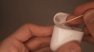 Как почистить AirPods 2 / Почему наушник стал хуже играть / Правильная чистка AirPods