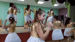 Задорный танец "Меня так тянет хулиганить!"