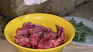 КАК ПРИГОТОВИТЬ КАРЕ ЯГНЕНКА В ГРАНАТОВОМ СОКУ НА МАНГАЛЕ