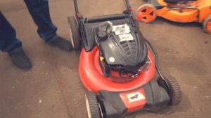 Плюсы и минусы бензокос на четырех колесах. Мнение опытного мастера по ремонту бензоинструмента