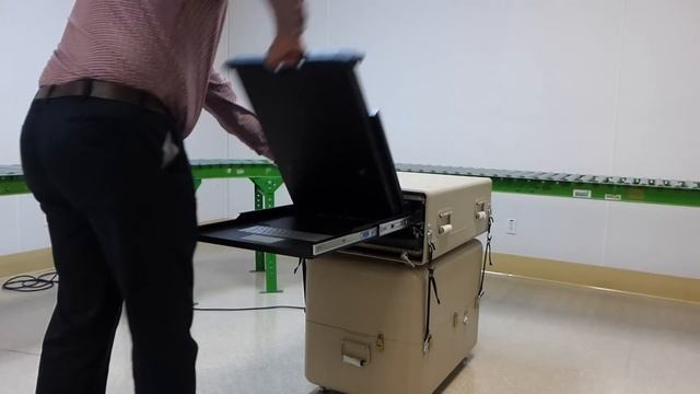 23" Dual display rack-mount monitor - big rack mount monitor смотреть онлайн