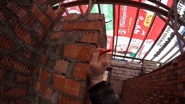 Проверка вертикали кирпичной кладки, очистка вентканалов от раствора смотреть онлайн
