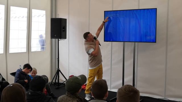 #26. КАК СТАТЬ БЛОГЕРОМ НА ЮТУБЕ? Лекция от ВАЛЕНТИНА ФОКИНА + Вопросы от подписчиков + БИТБОКС! смотреть онлайн