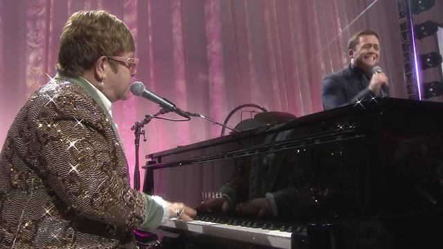 Рокетмен - Элтон Джон и Тэрон Эджертон исполняют "Tiny Dancer" смотреть онлайн
