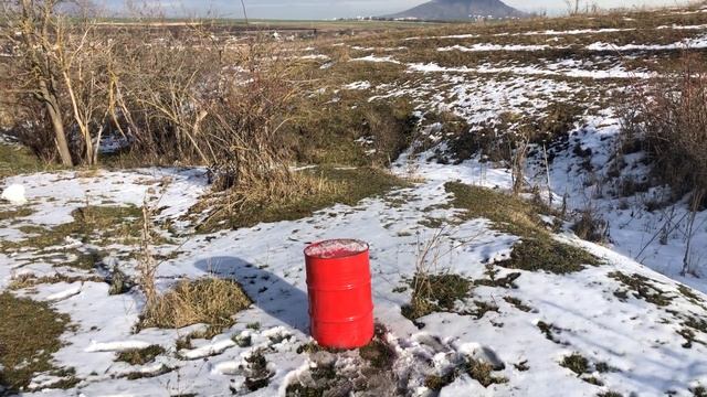 Powerful Firecracker vs Iron Barrel Мощная Петарда Против Железная Бочка смотреть онлайн