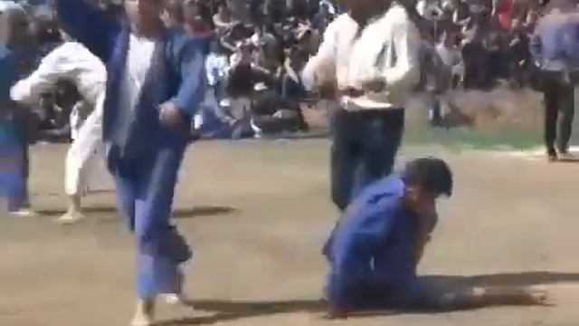 О боже мой, так сильно ударил молодому человеку. Oh my god so much hit the young man смотреть онлайн