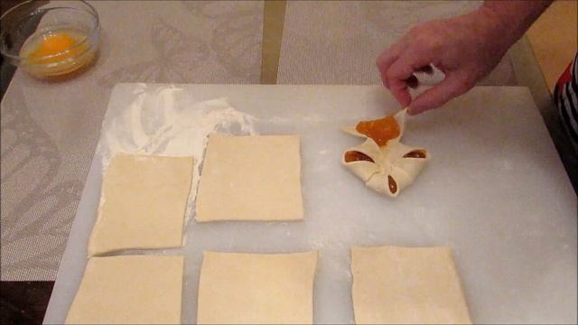 Слойки с джемом Очень простой рецепт