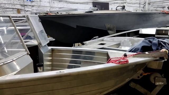 Wyatboat 390 DCM и его новые кринолины? смотреть онлайн