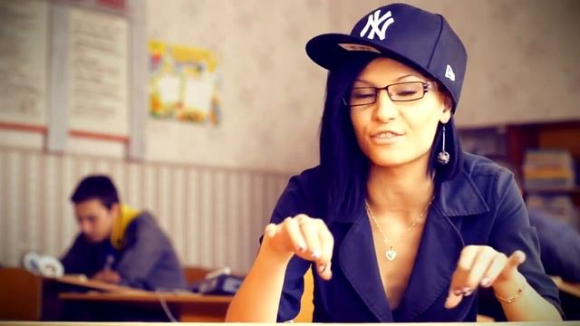 Альбина Сафарова красиво читает реп смотреть онлайн