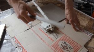Как отколоть узкую полоску кафельной плитки.