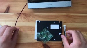 Монитор DS-KH6320-TE1 7" IP видеодомофон с удалённым доступом со смартфона и управлением замком.