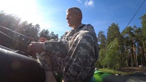 крепление удилищ на ПВХ лодке. Ну и щуку поймал.