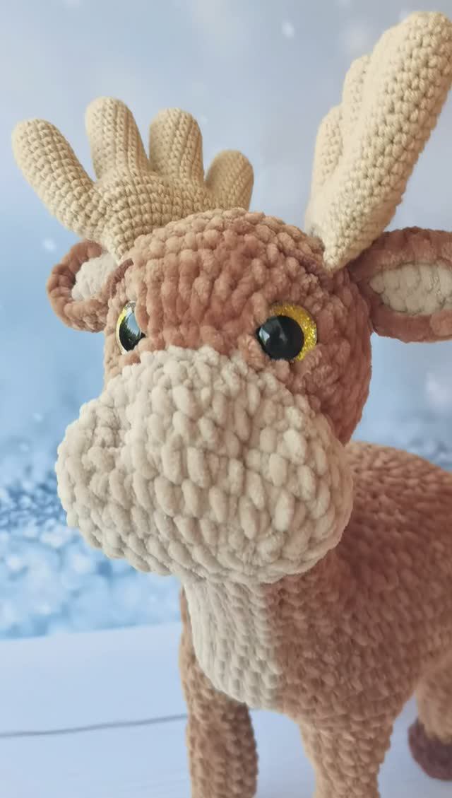 Лось крючком из плюшевой пряжи🦌#вязание #амигуруми #лоськрючком