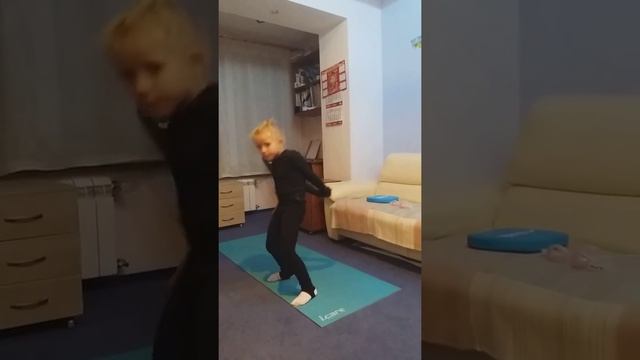 Волны  в гимастике.  Разминка спины. Художественная гимнастика. Мостик. смотреть онлайн