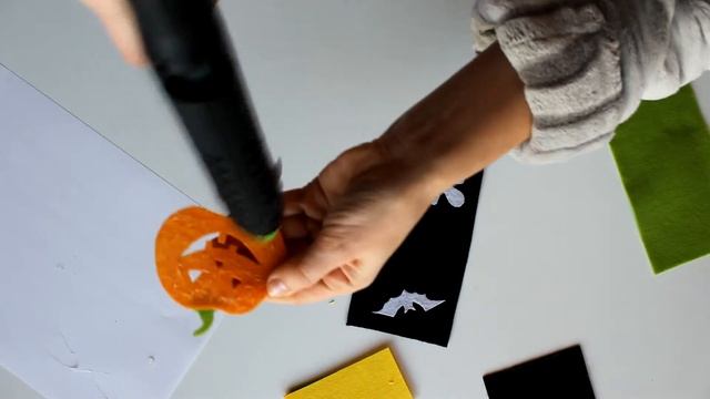 Фетровые чехлы для телефона своими руками . Осень. Хэлоуин смотреть онлайн