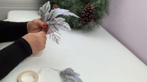 Очень нежные и восхитительные  цветок и веточка для украшения Новогодней елки своими руками.