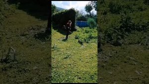 соблюдайте технику безопасности при работе с триммером