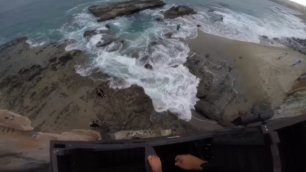 Опасный прыжок в волны