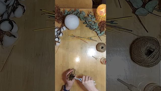 МК "Ваза" из бумажной лозы