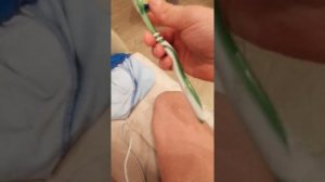 Тутор Как крутить щётку на пальце