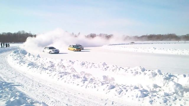 Зимние трековые автогонки (1), Переяславка 2015 смотреть онлайн