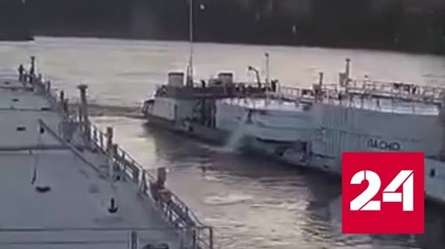 Момент столкновения двух танкеров на Лене попал на видео - Россия 24 