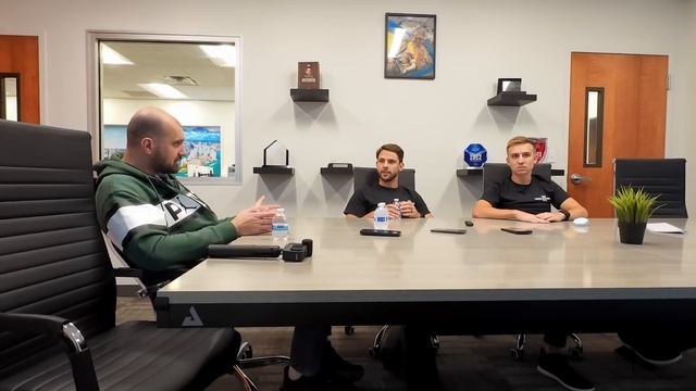 Прибиральники мільйонери з України смотреть онлайн