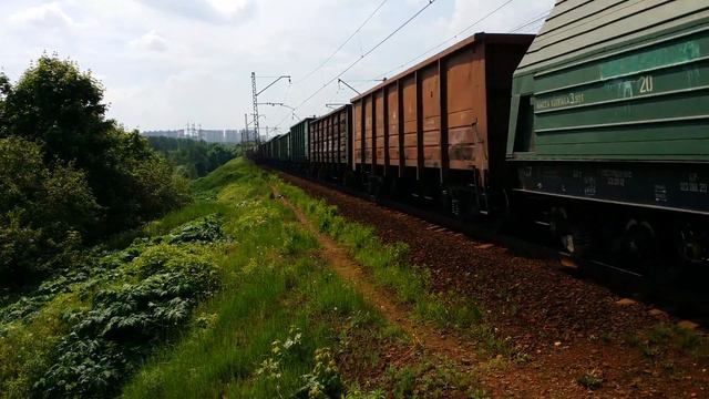 ЧС7-257 с поездом №7хх Москва-Белгород и неожиданный грузовой по II главному под ВЛ10-829 смотреть онлайн